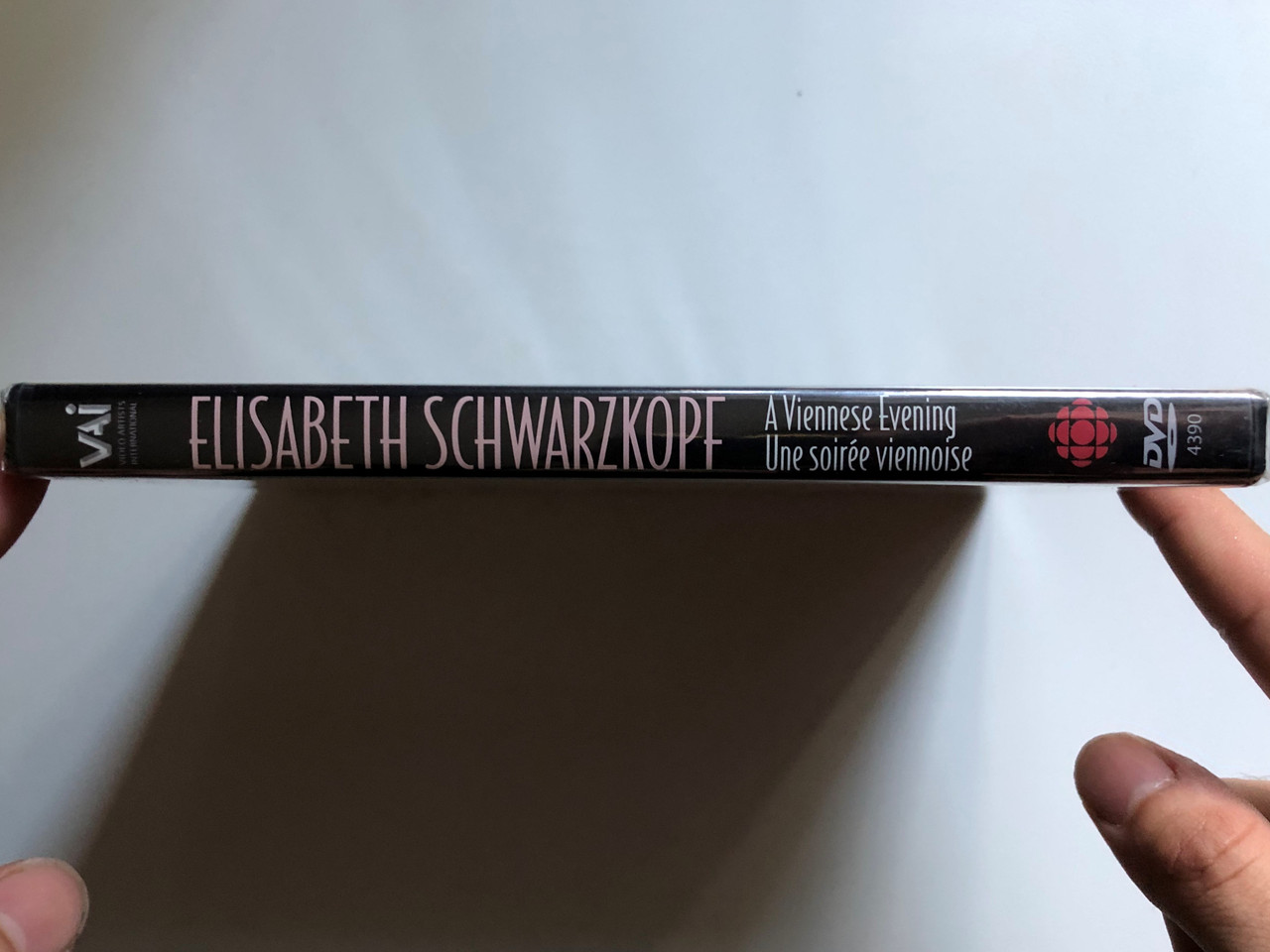 Elisabeth_Schwarzkopf_-_A_Viennese_Evening_with_Willi_Boskovsky_Elisabeth_Schwarzkopf_soprano_Willi_Boskovsky_conductor-chef_dorchestre_Radio-Canada_Orchestra_Telecast_of_1__91029.1691851008.1280.1280.JPG (1280×960)