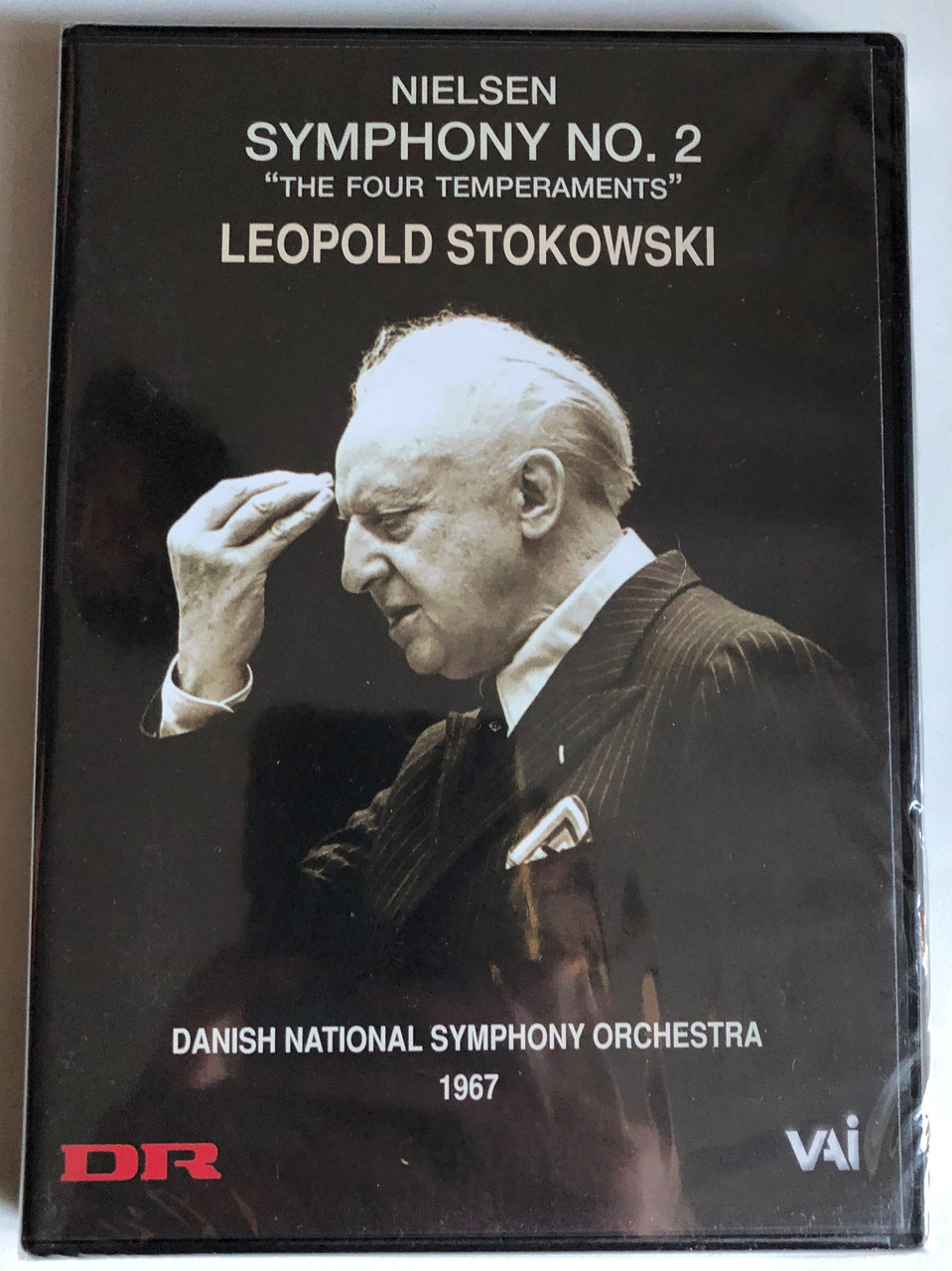 Nielsen_Symphony_No._2_The_Four_Temperaments_Leopold_Stokowski_Conducts_Nielsen_Danish_National_Symphony_Orchestra_Live_performance_1967_Leopold_Stokowski_talks_with_Hans___74667.1691897323.1280.1280.JPG (959×1280)