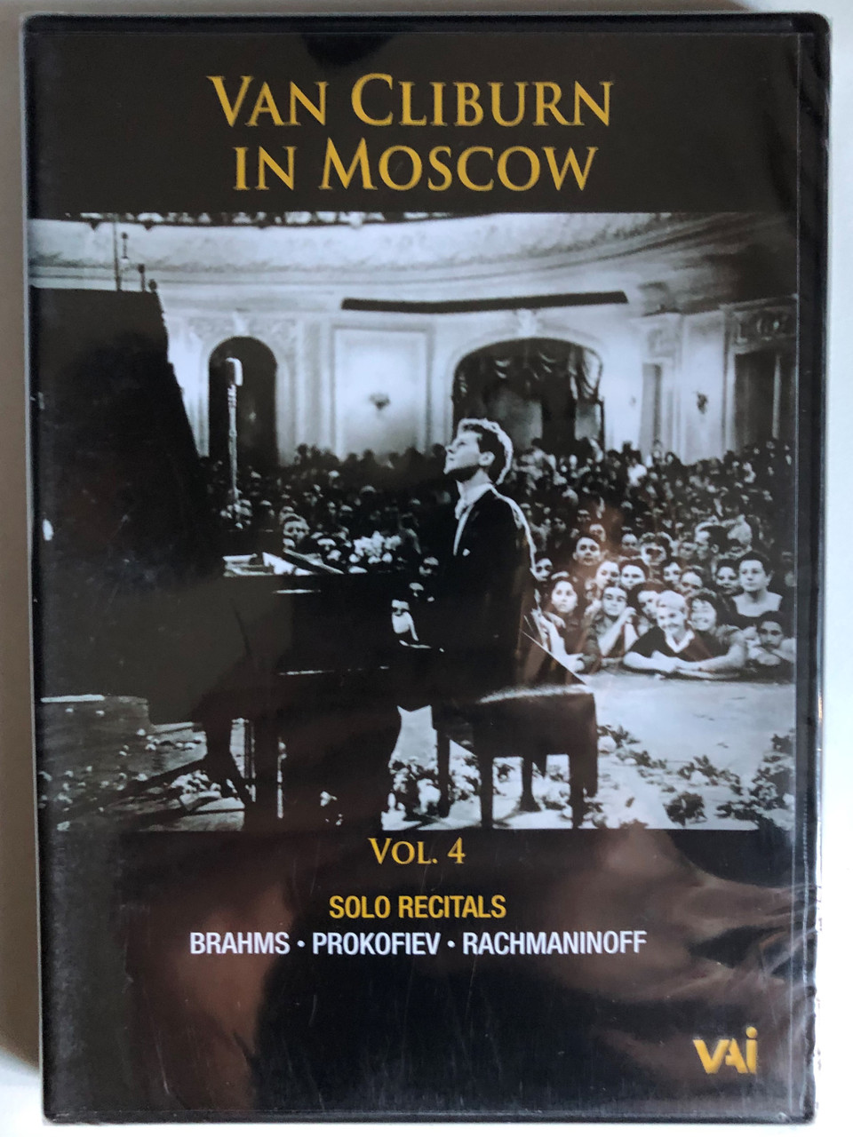 Van_Cliburn_in_Moscow_Volume_4_Brahms_-_Prokofiev_-_Rachmaninof_Van_Cliburn_piano_Live_performances_1972_Brahms_Prokofiev_1960_Rachmaninoff_Recorded_in_the_Great_Hall___43103.1691923472.1280.1280.JPG (960×1280)