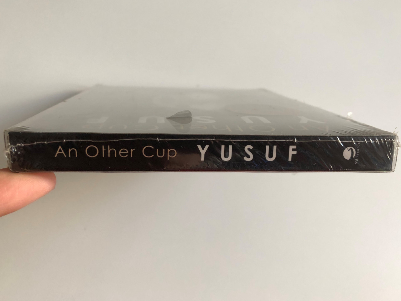 Yusuf_An_Other_Cup_The_Album_was_Co-produced_by_Yusuf_and_Rick_Nowells_Special_Edition_with_the_CD_in_a_Hardbound_44_Page_Color_Illustrated_Book_Housed_in_an_Acetate_Slipcase_1__41296.1692156211.1280.1280.JPG (1280×960)