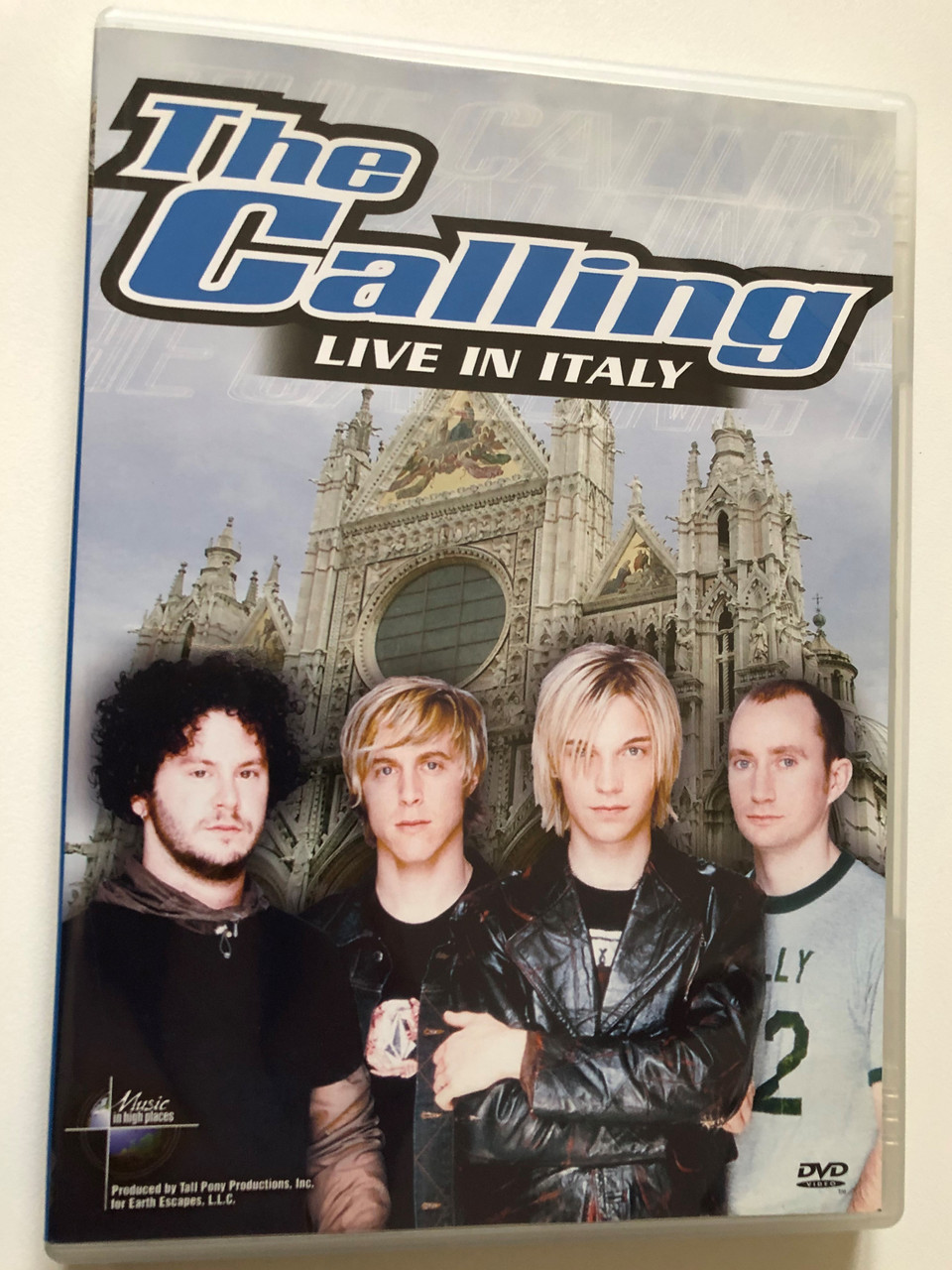 The_Calling_Music_In_High_Places_-_Live_In_Italy_Alex_Band_-_vocals_Aaron_Kamin_-_guitar_Billy_Mohler_-_bass_Nate_Wood_-_drums_Lewis_Friedman_Writer_and_Producer_Ryan_Poli_3__16590.1692180263.1280.1280.JPG (960×1280)
