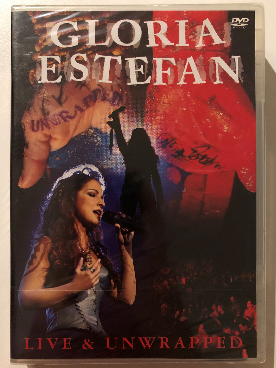 Gloria_Estefan_-_Live_and_Unwrapped_STAGE_SHOW_PRODUCED_DIRECTED_STAGED_BY_KENNY_ORTEGA_CONCEIVED_BY_GLORIA_ESTEFAN_EMILIO_ESTEFAN_KENNY_ORTEGA_DIRECTED_BY_LAWRENCE_JO___11886.1692181477.1280.1280.JPG (960×1280)