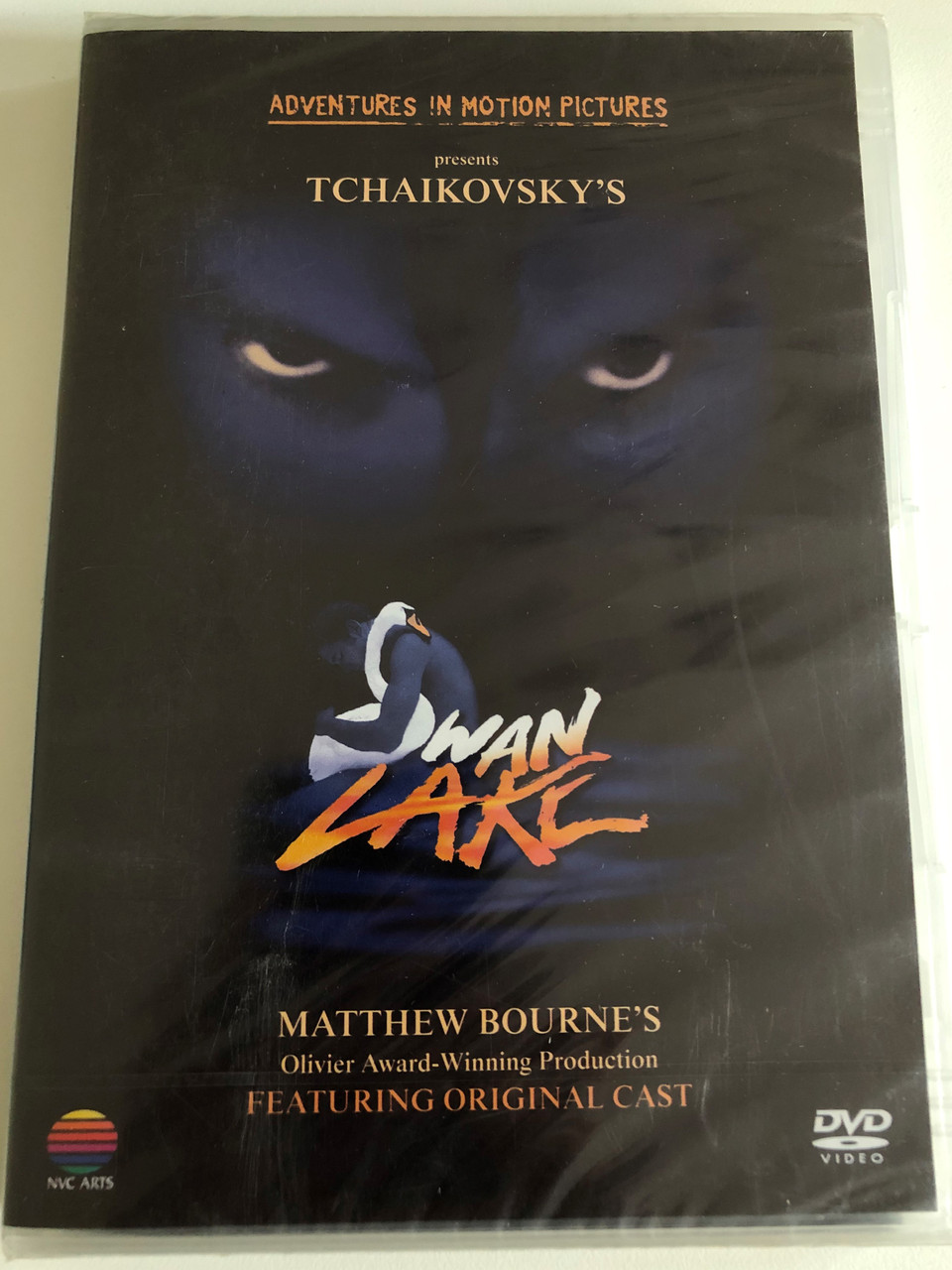 Tchaikovsky_Swan_Lake_COMPLETE_LONDON_WEST_END_SHOW_The_New_London_Orchestra_Directed_and_Choreographed_by_MATTHEW_BOURNE_Conducted_by_DAVID_LLOYD-JONES_DVD_3__01963.1692352874.1280.1280.JPG (960×1280)