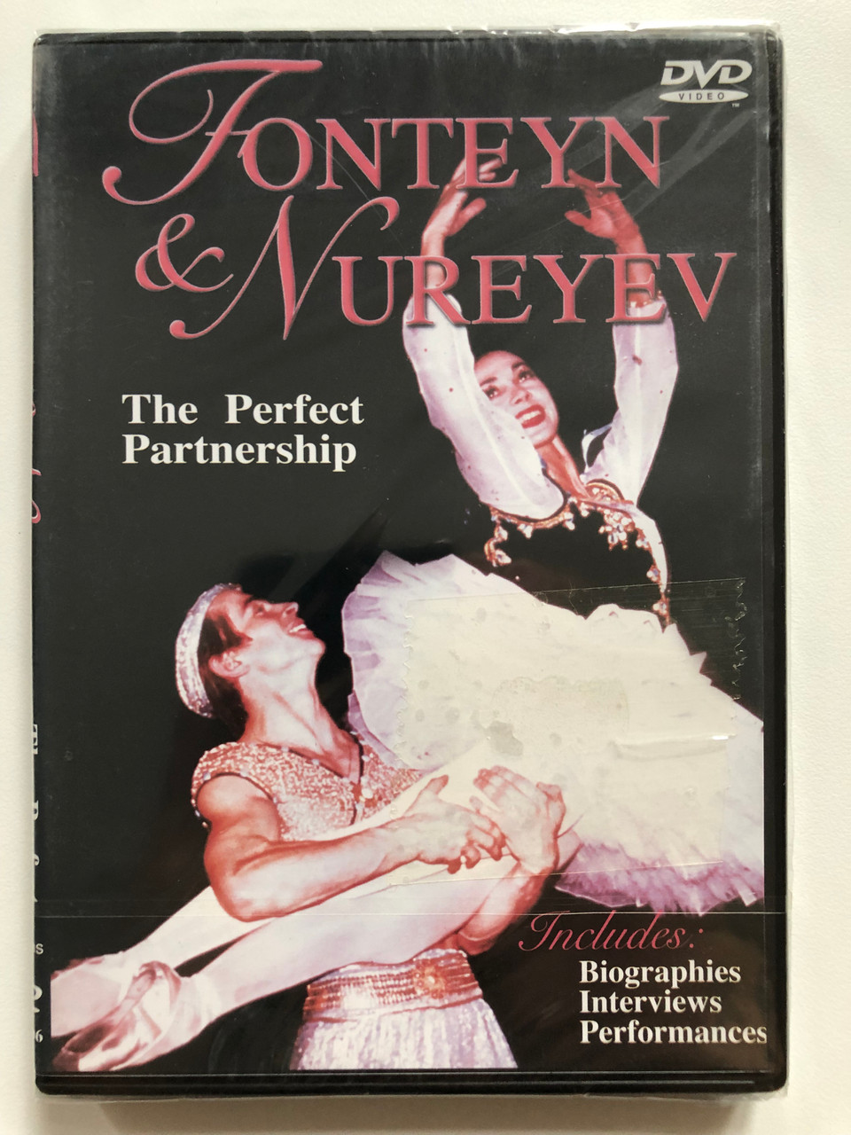 Margot_Fonteyn_Rudolph_Nureyev_-_The_Perfect_Partnership_Nureyev_the_early_years_Fonteyn_the_early_years_The_most_sensational_story_in_Ballet._the_fusion_of_two___59431.1692419726.1280.1280.JPG (960×1280)