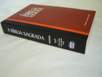 Burgundy Portuguese Bible Almeida Revised / Brazilian Portuguese: A Biblia Sagrada / Capa Vermelha