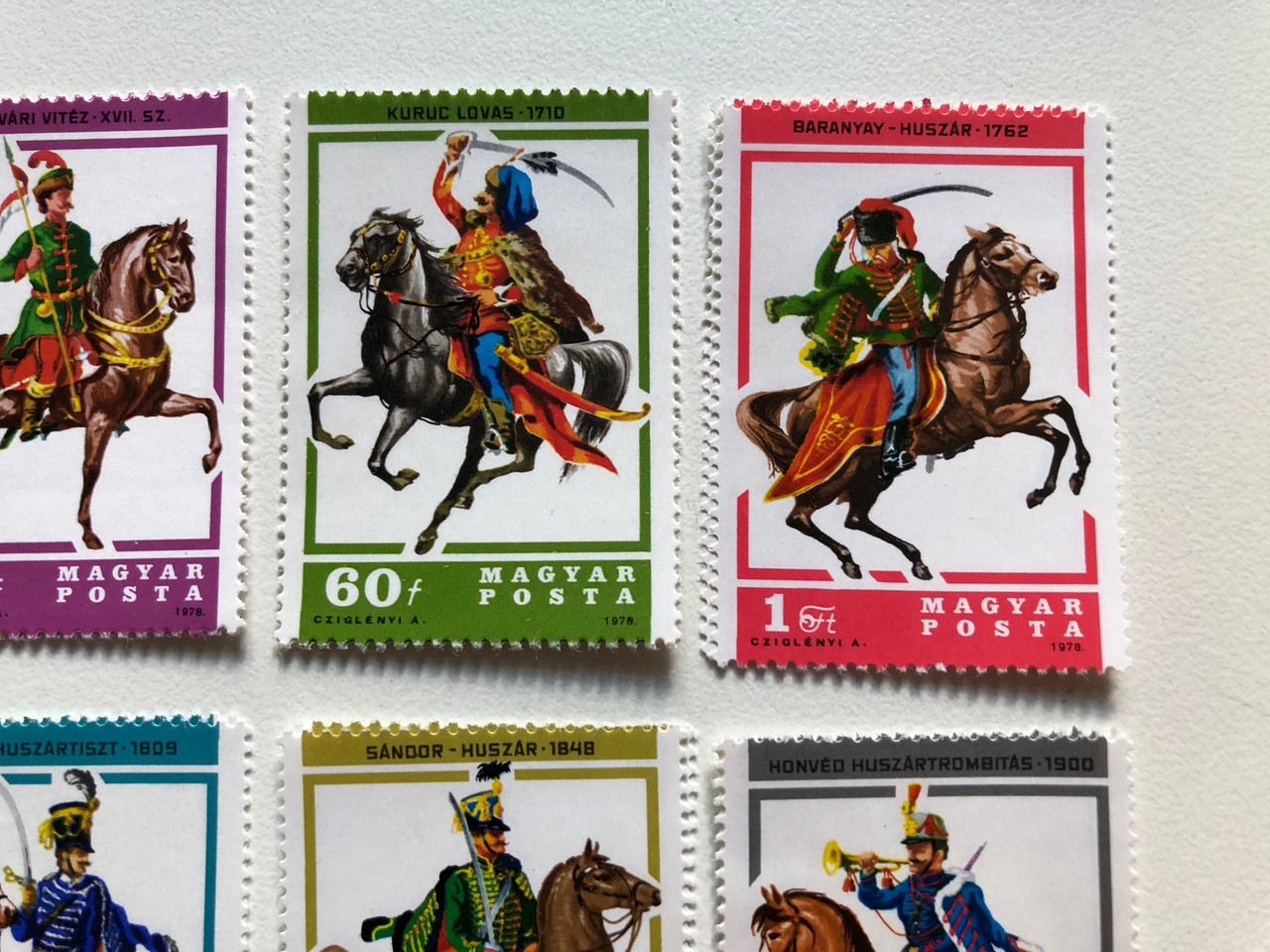 MAGYAR_POSTA_CZIGLENY_A._1978_VGVRI_VITZ-XVII._SZ._-_KURUC_LOVAS-1710_-_BARANYAY-HUSZAR-17_4__63885.1696932839.1280.1280.JPG (1280×960)