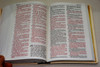 VAJSZÍNŰ Buttercoloured Hungarian Karoli Bible Words of Christ in Red / Hungarian KJV Bible / Szent Biblia Károli Gáspár / 64 Maps, Charts, Midsize Standard Közepes (9789639617360Butter)