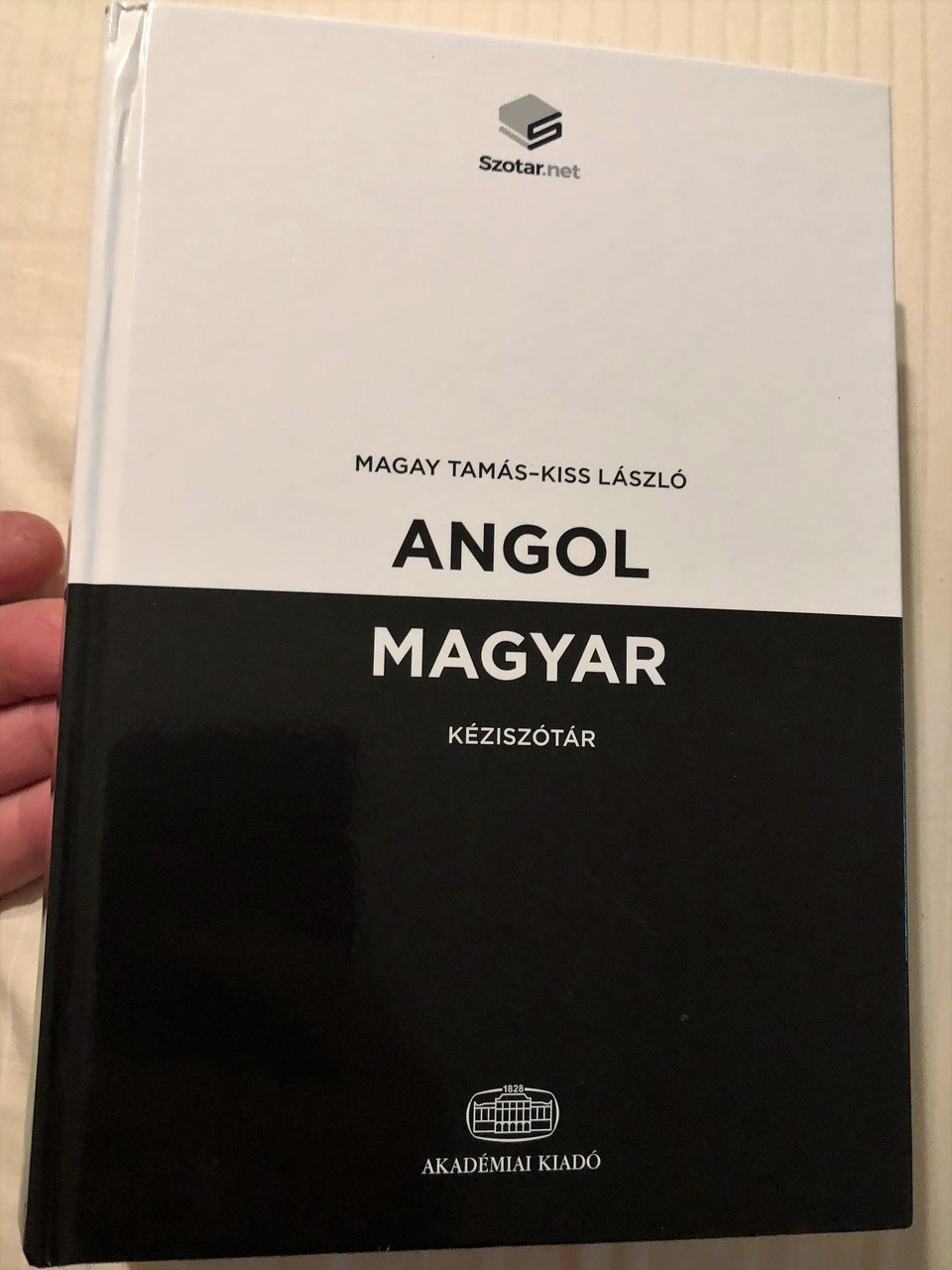 A Concise English-Hungarian Dictionary / Angol-magyar kéziszótár + online  szótárcsomag / Kiss László, Magay Tamás / Akadémiai Kiadó, 2018 -  bibleinmylanguage