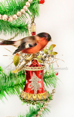 Spritely Robin on Red Bell with Sparkling Tree and Stars