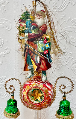 Exquisitely detailed Santa with Toys on Delicate Slender 3-Indent Glass Topper with Green Bumpy Bells