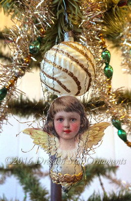 Exquisite Cherub Angel on Dainty Victorian Unsilvered Double Balloon Ornament 