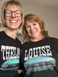 T-Shirt, Louise Black Unisex Runs Big
