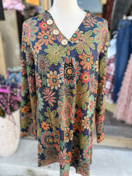 Top, Tunic Flirl Green Neckline Button Detail