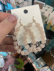 Earrings, Glass Beaded Flower Daisy Linen White Eggshell
