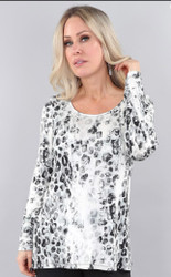 Top Michael Tyler, ARRIVAL 8-25 Light weight Scoop Neck Leopard Print 