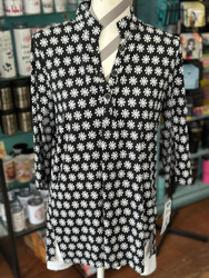 LuLu B Beachtime Tunic Top Tab Collar Moisture Wicking Fabric Black Flower Daisy UPF50