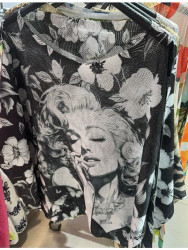 Sweater Lightweight One Size Marilyn Monroe Black White