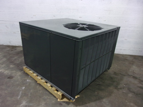 Scratch & Dent 2.5 Ton Package Unit GOODMAN Model GPGM53008031 ACC-22499