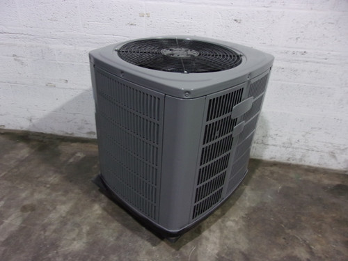 Used 2.5 Ton Condenser Unit AMERICAN STANDARD Model 2A7A2030A1000AA ACC-22573