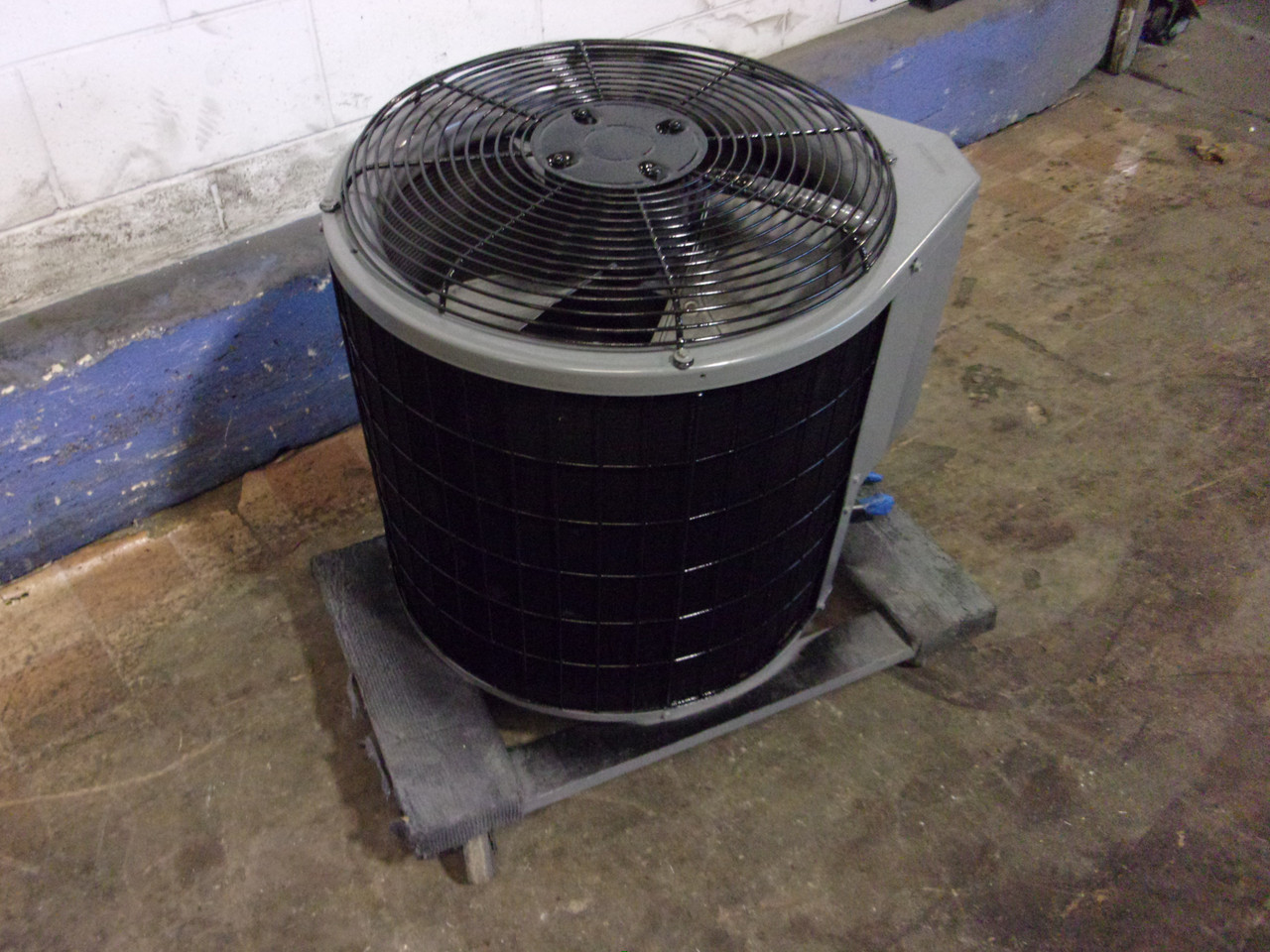 Shop Payne Used Central Ac Condenser Pa10ja030 G Acc 14323