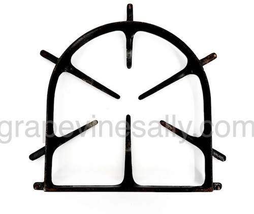Vintage Wedgewood Gas Stove Parts - USED PORCELAIN ENAMEL Burner Open Style Grate. Very solid condition.

MEASUREMENTS: Width 8.0" - Height 8.25" (flat side to top of ring)

 