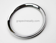 Beautifully Polished Original Vintage 40's - 50's Western Holly Stove Oven Door Window Round Glass Mounting Trim Ring.

MEASUREMENT: Outer Ring Diameter: 9.25" 