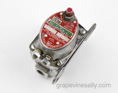 This is a working USED General Controls Dual Terminal MR-2 Safety Valve. It has been tested and is in working condition. These safety valves were often used on the smaller O'Keefe & Merritt, Wedgewood, Gaffer & Sattler, Occidental and other vintage 1940's stoves.

GAS CONNECTION - Inlet/Outlet - 7/16" compression connections

We recommend you have a certified professional or company with experience working with vintage stove gas related products inspect and install this part. Please note, there are no warranties, returns, refunds or exchanges on used safety valves.

We have most styles of Robertshaw Model BJ Thermostats and Safety Valves that are used with the vintage OK&M, Wedgewood and other mid-century stoves IN STOCK NOW and ready to install. 

 