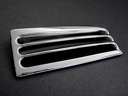 Vintage OKeefe & Merritt stove original used chrome stove top vent. This is the OK&M style vent with the thicker metal fins. This is a very nice bright and shiny used chrome vent -
Fits the vintage 1940's-50's O'Keefe & Merritt vintage stoves.

MEASUREMENTS: Width 6-1/8"  /  Depth 2-1/2"