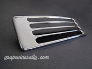 Original Vintage Wedgewood stove top very nice bright & shiny stove top vent. Note, there are a few small 'flea-bites' on the sides of a couple of the fins.

Fits the vintage 1940's-1950's Wedgewood stoves. This is a very nice vent.

MEASUREMENTS: Width 7-7/8"  -    Depth 2-1/2"