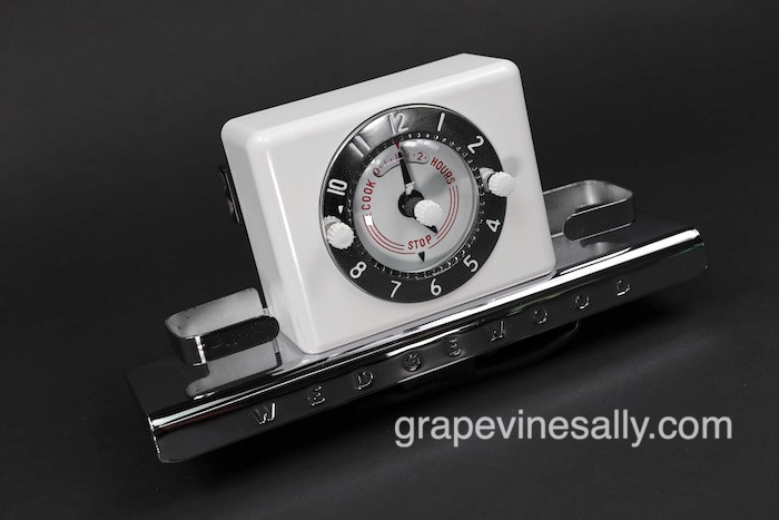 wedgewood 時計 Vintage Wedgewood Gas Stove Top Clock with New Chrome Base and S&P