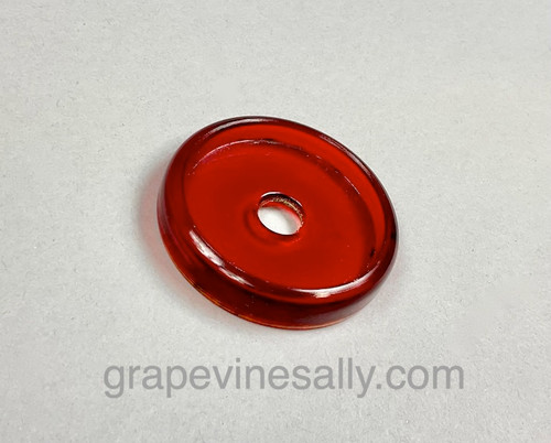 EXTREMELY LIMITED SUPPLY! RED Glass burner knob bezel. This is an extremely rare find. This is in very nice used condition - no chips or cracks.

MEASUREMENT: Diameter 2-1/4"
