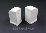 Like New! O'Keefe & Merritt Stove Ceramic Stove Top OFF-WHITE Ceramic Salt & Pepper Shakers. These are quite rare and are in gorgeous condition. Not often available with these stoves as they have been lost or broken over the decades. They sit on the L&R sides in the chrome base plate of your stove top clock/timer assembly. This S&P set is in excellent condition, no chips or cracks. Plugs are included.

MEASUREMENTS:

Each Shaker: (measured at base) - Width 2-1/4" Across side with holes 2.0" / Height 3-7/8"