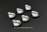 Full Set of 6 Original Vintage Wedgewood Stove Control Knobs with EXTENDED STEMS with Embossed Bezel Rings. We have reconditioned these knobs. The bezel are all bright and shiny, there are no cracks, chips - the rear "D"'s are in excellent condition. This is a gorgeous set.

2 Bezels read "FRONT"  /  2 Bezels read "REAR"  

1 Bezel reads "GRID"   /   1 Bezel reads "BROIL"

GVS Re-Conditioned. 

Each original vintage knob is reconditioned and thoroughly inspected for quality - 