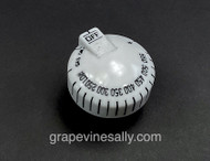 This is a NEW reproduction Vintage Robertshaw style oven gas control knob. There are no cracks or stains. Works with the original vintage Robertshaw Right Turn Model BJ thermostats.

PLEASE NOTICE: The rear knob stem length is 1.0"