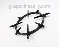 LIMITED SUPPLY! Original NEW PORCELAIN ENAMELED Vintage CHAMBERS Stove Top Burner Grate. This is a very solid grate. The black porcelain enamel is new. 

The last photo shows this grate on the Chambers clover drip tray - drip tray is not included, it is for demonstration purposes only.
A very rare find.

MEASUREMENTS: Ring Diameter 8.0" 