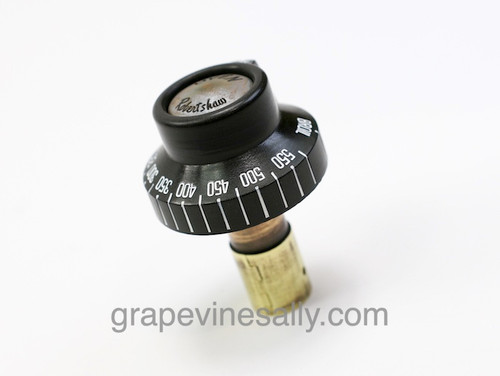 Original black Robertshaw right turn oven knob dial with white lettering. This knob is bright and shiny, the lettering is in very good condition. The top cap shows normal wear. There are no chips or cracks. The rear stem is 1-7/8" - these long stem oven knobs are a bit of a rare find.

Works with the original vintage right turn Robertshaw model BJ thermostats. A beautiful accent to any vintage stove.

REAR STEM IS: 1-7/8"