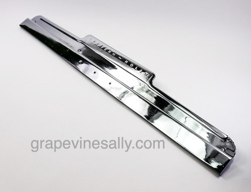 NEW CHROMED Vintage Western Holly Stove Decorative Rear Upper Backsplash Trim Panel. This is a gorgeous new chromed trim panel, in like new condition - fits the large stand alone vintage Western Holly stoves. The new chrome is flawless.  

MEASUREMENTS: Overall Width - 40"  