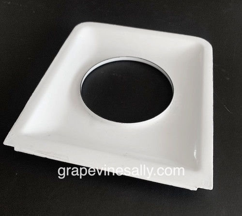 VERY NICE USED PORCELAIN ENAMELED Vintage Gaffers & Sattler Stove and Occidental Stove Top Burner Drip Tray. 

These sit below your grates, the porcelain enamel is bright and shiny.

MEASUREMENTS: 8-7/8 x 7-3/4" 