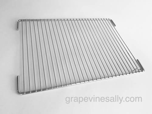 NEW CHROMED original vintage 1930's GE Monitor Top Refrigerator Interior Food Shelf Food Rack. This style HAS the corner loop.

MEASUREMENTS: 18.0" x 15.0"

All of our new chromed parts are Triple Plated (copper, nickel, chrome).