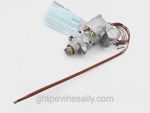VINTAGE ROBERTSHAW GAS THERMOSTAT MODEL BJ 1/4" pipe threat rear connect - Factory re-built, his thermostat has been calibrated and tested. It is guaranteed to work like a new thermostat. Gas Connection - Rear Housing RIGHT CONNECT. 1/4" Pipe Thread  /  Right Turn  /  Capillary Length - Approximately 48" - 

ONE YEAR WARRANTY INCLUDED.

We recommend you have a certified professional or company with experience in this area install this part.  

"RE-BUILT" When we use this term, this means we at GrapevineSally have had the part/s newly RE-BUILT by factory professionals withover 50 years of experience working with vintage thermostats, safety valves and related gas products. It also means that the thermostat or safety valve HAS NOT BEEN USED post re-build and will perform as new. All re-built thermostats and safety valves are original vintage parts. There are NO REFUNDS, RETURNS or EXCHANGES on re-built thermostats or safety valves. 

We have most styles of Robertshaw Model BJ Thermostats and Safety Valves that are used with the vintage OK&M and Wedgewood stoves IN STOCK NOW and ready to install. 

If you are not certain which which thermostat to order, feel free to call with any questions.

 