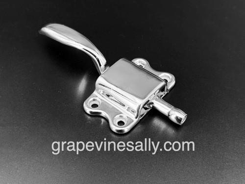 New Chromed GE Monitor Top Door Handle with New Chrome Door Latch

Fits the GE Monitor Top Refrigerator Doors. 

Included: 1 Handle

All of our new chromed parts are Triple Plated (copper, nickel, chrome).