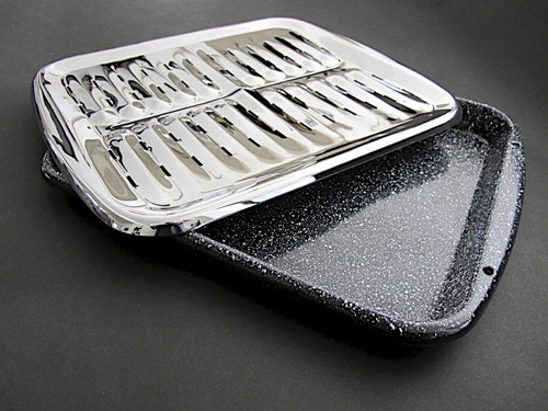 Vintage Wedgewood Gas Stove NEW CHROME SELECT-O- GRILL BROILER PAN SET. The top is new chrome, the lower pan is used with some slight wear - yet still in very nice shiny used condition. This 2 piece set includes the speckled porcelain enameled lower pan.
MEASUREMENTS: New Chrome Top Depth 16.0"  /  Width 13-5/8"  /  Lower Pan Measures - Depth 16.0"  /  Width 13-3/8"