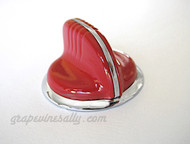 Vintage Classic RED Wedgewood Stove Flush Mount Burner Control Knob with Chrome Bezel Ring. This knob fits the vintage 1940's-1950's Wedgewood gas stoves. There are no cracks, chips in the plastic/bakelite. The rear "D" is in very good shape. These are extremely limited.

 