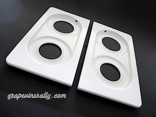 NEW PORCELAIN ENAMELED Original Vintage 1940's - 1950's Wedgewood Stove Tops. These fit the vintage 36" wide Wedgewood stoves. This set has the outer round corners - they sit within the stove top frame that surrounds the entire stove top. (white porcelain enamel frame is available in store at this time) 

MEASUREMENTS: Length 20-1/2" / Width 11.0" - Grate Insets: Length 16-7/8" / Width 8-1/8" / Round Burner Holes: rear 4.25" front 4.75"