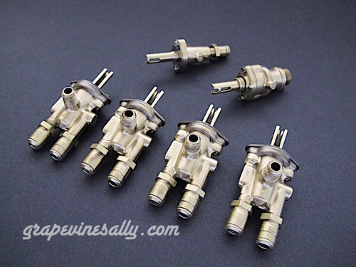 Set of 6 Original Vintage O'Keefe & Merritt, Wedgewood Gas Burner Control Valves. Set Includes: 4 gas burner valves + 1 center griddle valve + 1 Broiler Oven Valve. Our valves are all re-greased, the stems turns smoothly and the threads are in good condition.

Please note: The orifice holes on this style burner valve are 3/4" apart, outer edges are 1.0"

THESE VALVES ARE USED - Please note, we recommend you have a certified technician or company with experience in this area inspect these parts prior to installation.

 