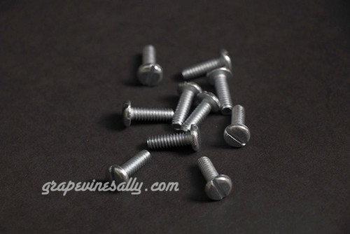 NEW Pack of 10 - Vintage Stove Slotted 10-24 Pan 5/8" Screws.

These are new, they are exact replicas of the slotted pan used on the vintage Wedgewood, O'Keefe & Merritt and many other vintage stove brands. Used with the square nuts (sold separately) they fastened a variety of panels on your stove. Working with new screws and nuts save time and add to the 'period' look of your renovation.

 