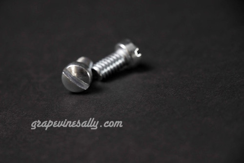 NEW Pack of 2 - Vintage Wedgewood Stove Top Round Burner 1/2" Screws - These screw your round Wedgewood stove top burners to the venturi. 