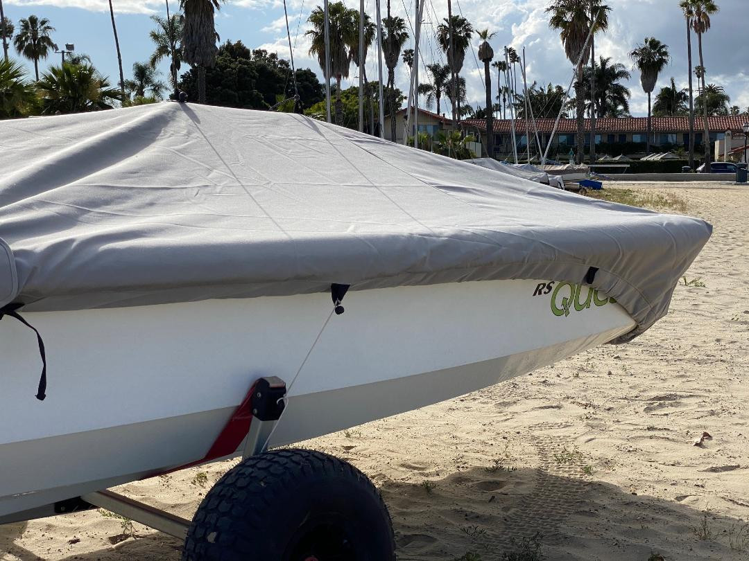 1/4" shockcord is built into cover to secure your cover tightly around the boat's rubrail. Web Loops allow you to “tent” your cover up to prevent pooling of water.