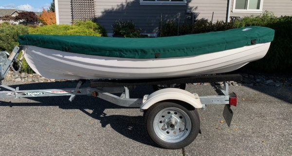 Minto by Rich Passage Sailboat Deck Cover made in America by skilled artisans at SLO Sail and Canvas. Cover shown in Polyester Hunter Green. Available in 3 fabrics and many color choices. 