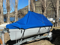 RS Vision Mast Up Tented Mooring Cover by SLO Sail and Canvas. Shown in Sunbrella Pacific Blue. 